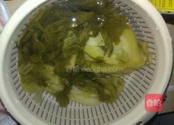 酸菜瘦肉的做法图解1