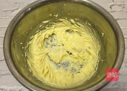 双色蜂蜜曲奇的做法图解2