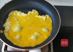 海参虾仁蛋炒饭的做法图解2