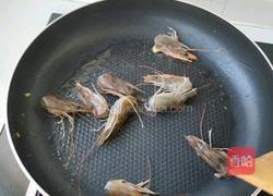 海参虾仁蛋炒饭的做法图解3