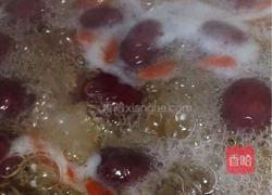 红枣百合莲子桃胶皂角米银耳羹的做法图解5