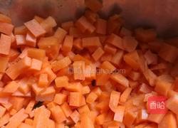 猪肉三鲜饺的做法图解1