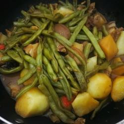 五花肉炖豆角土豆的做法[图]