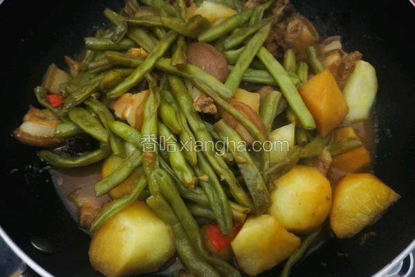 五花肉炖豆角土豆