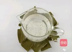 Illustration of how to make yam and lotus leaf porridge to clear away heat without damaging the spleen 2