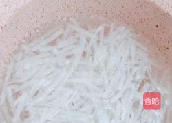白萝卜虾丸汤的做法图解3