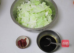 酸辣手撕包菜的做法图解2