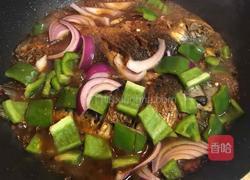 红烧鲫鱼的做法图解12