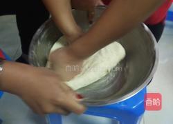 炸油条的做法图解3