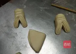 Illustration of how to make pig trotters steamed buns 11