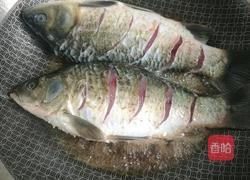 鲫鱼贴饼的做法图解6