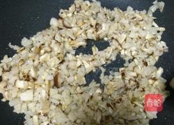 香菇莲藕瘦肉抄手的做法图解2