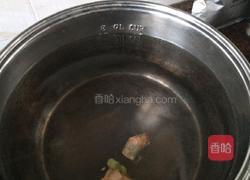 鱼腥草煲猪肺汤的做法图解4