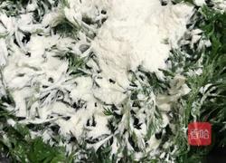 蒸红萝卜?叶的做法图解2