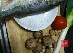 清蒸鲈鱼的做法图解1