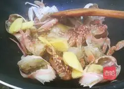 Illustration of how to make spicy crab with ginger and scallion 4