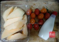 哈密瓜沙拉的做法图解1