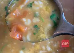 Illustration of how to make tomato and egg gada soup 1