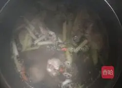 Illustration of how to make radish ribs soup 5