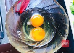 鸡蛋培根炒饭的做法图解1