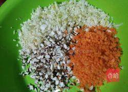 芹菜瘦肉饺子的做法图解2