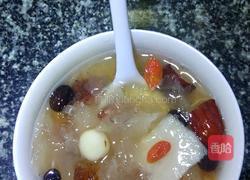 桃胶莲子银耳羹的做法图解8