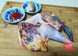 原汁原味的土鸡汤的做法图解1