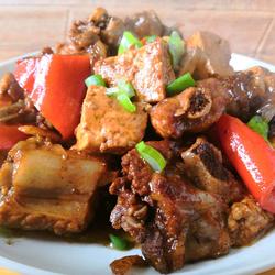 排骨焖豆腐的做法[图]