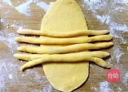 Illustration of how to make cartoon pumpkin steamed buns 12