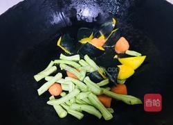 豆角南瓜焖饭的做法图解3