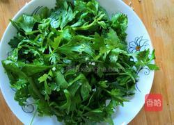 凉拌芹菜叶的做法图解1