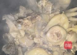 茶树菇炖鸡的做法图解7