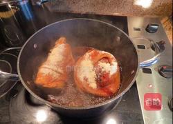 入口即化的红焖猪肘的做法图解3