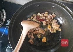 菜花炒肉的做法图解3