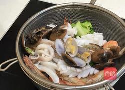 海鲜芝士焗饭的做法图解2