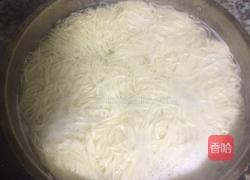 酸菜肉丝面的做法图解2