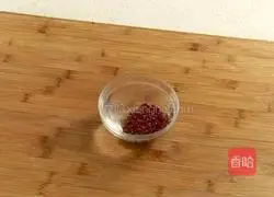 Illustration of how to make red bean and barley porridge 1