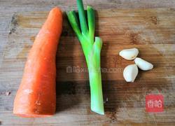 清炒胡萝卜的做法图解1