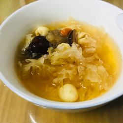 红枣银耳莲子羹的做法[图]
