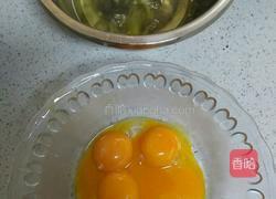 戚风蛋糕的做法图解2