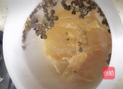 鱼胶鸡爪汤的做法图解2
