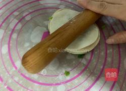 煎葱花饼（饺子皮利用起来）的做法图解6