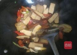 白萝卜香干炒五花肉的做法图解8