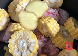 玉米排骨汤的做法图解4