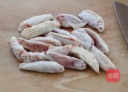 菠萝咕咾鸡翅的做法图解1