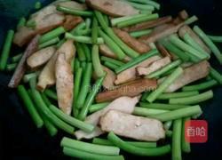 豆干蒜薹炒鸡蛋的做法图解6