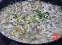 五花肉炖酸菜炖粉条的做法图解8