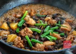 东北榛蘑鸡腿炖土豆的做法图解9