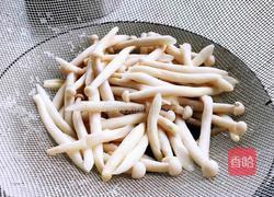 【新素食- 茄汁海鲜菇】的做法图解2