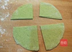 新文美食 菠菜玫瑰面点的做法图解7